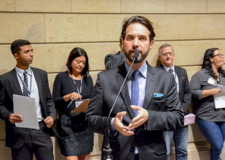Dr. Jairinho tem o mandato de vereador cassado no plenário da Câmara do Rio