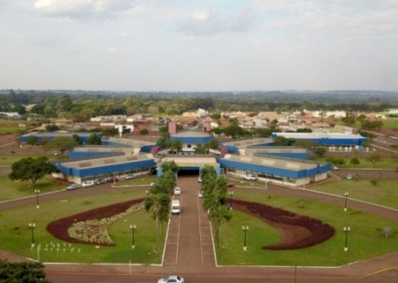 Salários diferenciados mostram tratamento privilegiado aos parças de Alan Guedes.