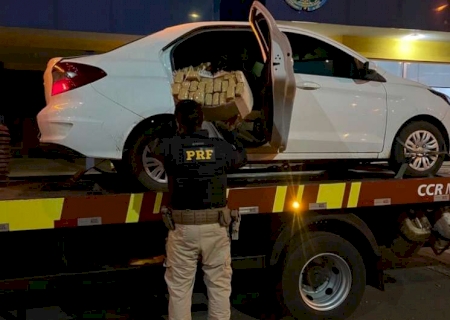 Polícia apreende quase 400 kg de maconha após 'perseguição de cinema' em MS.