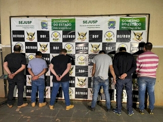 Defron apreende mais de 3 toneladas de maconha e prende 6 traficantes na fronteira