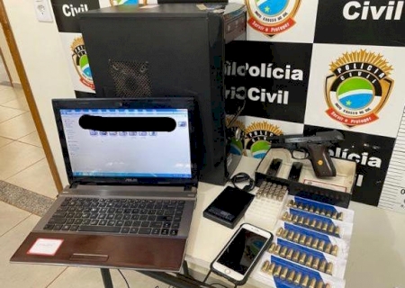 Servidor filmava colegas no banheiro e postava vídeos em site de pornografia