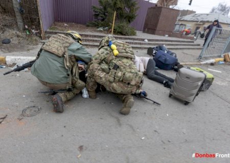 Mulher e duas crianças morrem em ataque russo a rota de fuga perto de Kiev; vídeo mostra momento da explosão