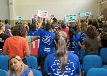 Prefeito desdenha Tribunal, desrespeita professores e envia à Câmara projeto repulsivo