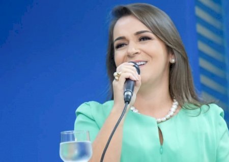De vendedora de sorvete ao comando da Capital, Adriane foi a 3ª vice-prefeita na história