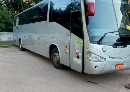 PF apreende ônibus com quase 30 imigrantes ilegais é prende 'coiotes'