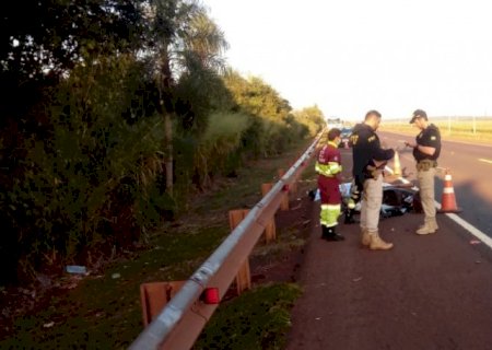 Colisão entre motocicleta e caminhonete deixa 1 morto na BR-163