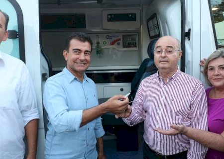 Marçal Entrega Ambulância Semi-Uti Para Nova Andradina