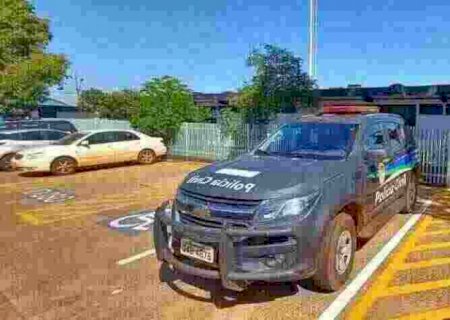 Rapaz é preso após se masturbar enquanto observava crianças em Dourados