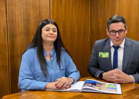 Com Soraya e Rose, Dr. Guto garante recursos para saúde e projeto social