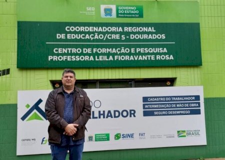 Rogério Yuri comemora reforma de escola no distrito de Itahum