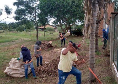Parque Rego D’Água recebe limpeza, roçada, varrição, poda e manutenção na iluminação