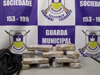 Droga que seria levada para o interior de SP é apreendida pela Guarda Municipal; jovem é preso