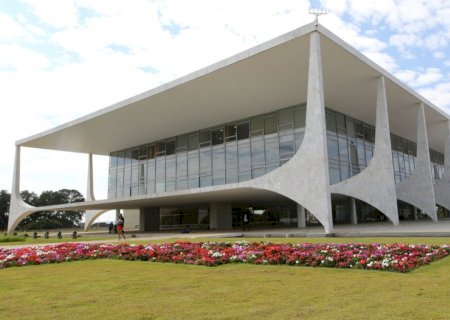 Governo pede a prefeituras cadastro de taxistas para pagar benefício
