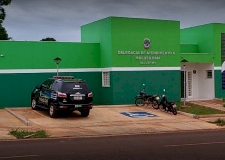 Homem é preso por manter esposa em cárcere privado e ameaçá-la com arma em Dourados