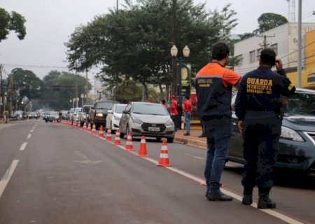 Blitz educativa no Centro abre campanha Agosto Sem Cinzas