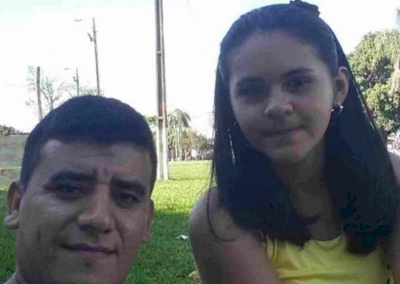 Marido assassina esposa com 9 facadas na frente do filho e depois tenta se matar