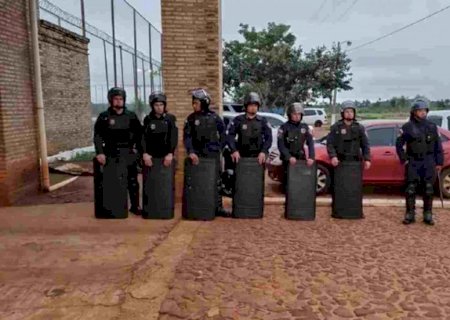 Membros de facção rendem guardas e fogem de penitenciária no Paraguai