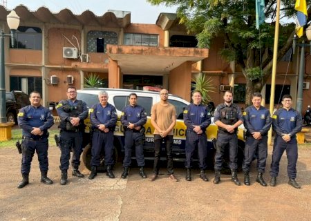 Guarda municipal que sofreu tentativa de homicídio recebe alta e visita colegas