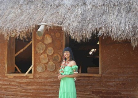 Indígena moradora em Dourados vence concurso estadual de beleza