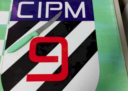 Acusada de matar idoso se envolve em outra discussão e esfaqueia homem