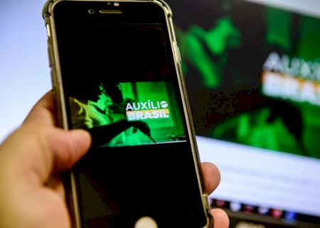 Auxílio Brasil é pago a beneficiários com NIS de final 4