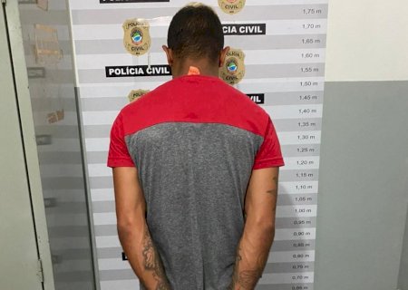 Foragido é preso depois de apertar bumbum de mulher na rua