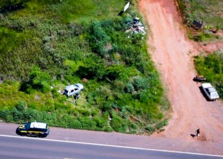 Traficante capota carro durante tentativa de fuga e bebê é arremessado