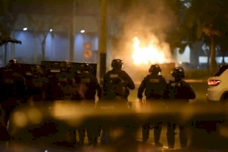 Cenário de guerra: bolsonaristas tentam invadir sede da PF e espalham terror no centro de Brasília