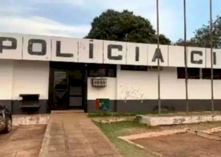 Mulher de 24 anos ‘surta’, arremessa e mata filho de 2 meses