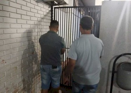 Polícia fecha ponto de venda de crack e prende jovem de 23 anos