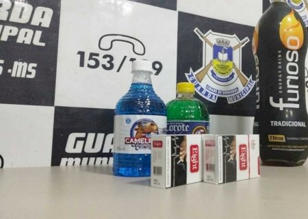 Menores são pegos com garrafas de pinga e 'entregam' comerciantes