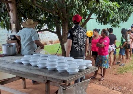 Ação social entrega quase 300 refeições para comunidade indígena em Dourados