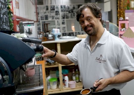 Cafeteria em São Paulo é comandada por pessoas com síndrome de Down