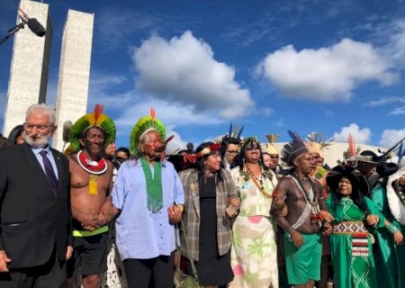 Parlamentares lançam a Frente em Defesa dos Povos Indígenas