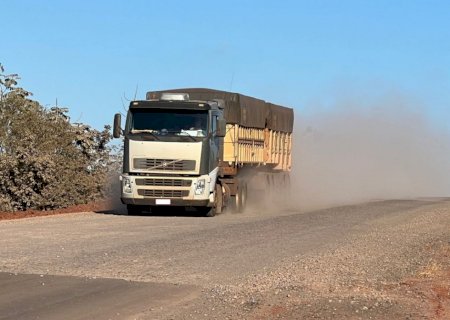 Obra na MS-157 sujeita motoristas a riscos e danos