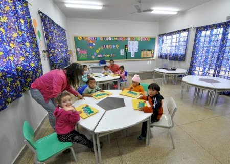 Dourados cumpre o piso e reajuste de professores chega a 24% em 2 anos