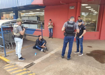 Brasileiro com papel alumínio na tornozeleira eletrônica é preso na Linha Internacional