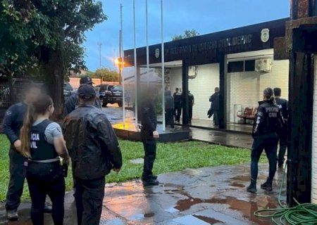 Saturação: Polícia Civil apreende drogas, arma e cumpre mandados de prisão em Dourados