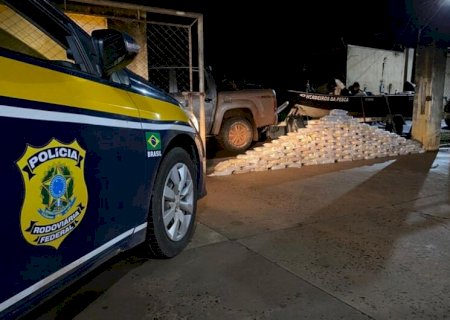 Homem é flagrado transportando 154 quilos de cocaína com esposa e filhos