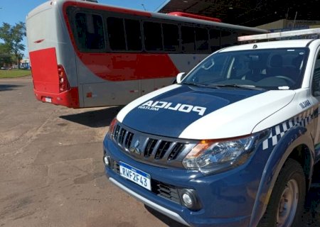 Tabletes de maconha são encontrados em ônibus de linha na fronteira