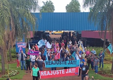 Sindicato ignora aumento de 25% em dois anos e convoca greve dos professores