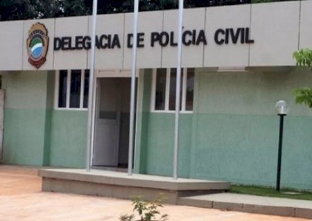 Homem que estava jogando bola com crianças é baleado com 4 tiros