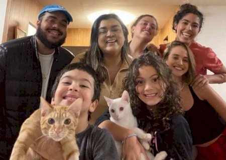 Preta Gil recebe carinho da família em hospital: ‘Gente que amo’