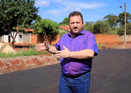 Laudir comemora pavimentação asfáltica do Jardim das Primaveras