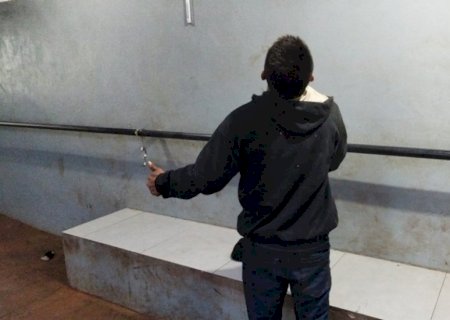 Preso armado perto de bar disse que faria acerto de contas