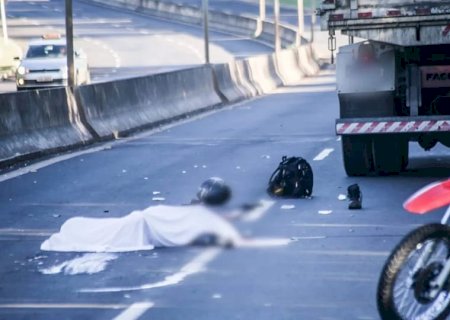 Motociclista morre em acidente com caminhão em avenida de Campo Grande
