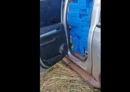 Polícia Militar encontra Hilux abandonada com quase 2 toneladas de maconha