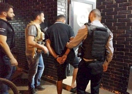 Polícia Civil apreende dois fuzis e porção de maconha em Dourados