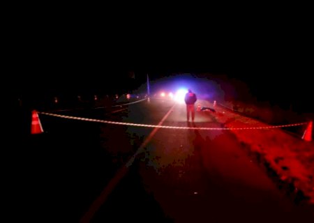 Homem morre e tem pernas arrancadas após ser atropelado por carro em Rio Brilhante