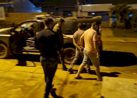 Homem é preso acusado de estuprar as próprias filhas desde os seis anos